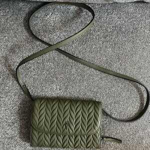 Simply Vera Vera Wang Quilted Green Crossbody Bag